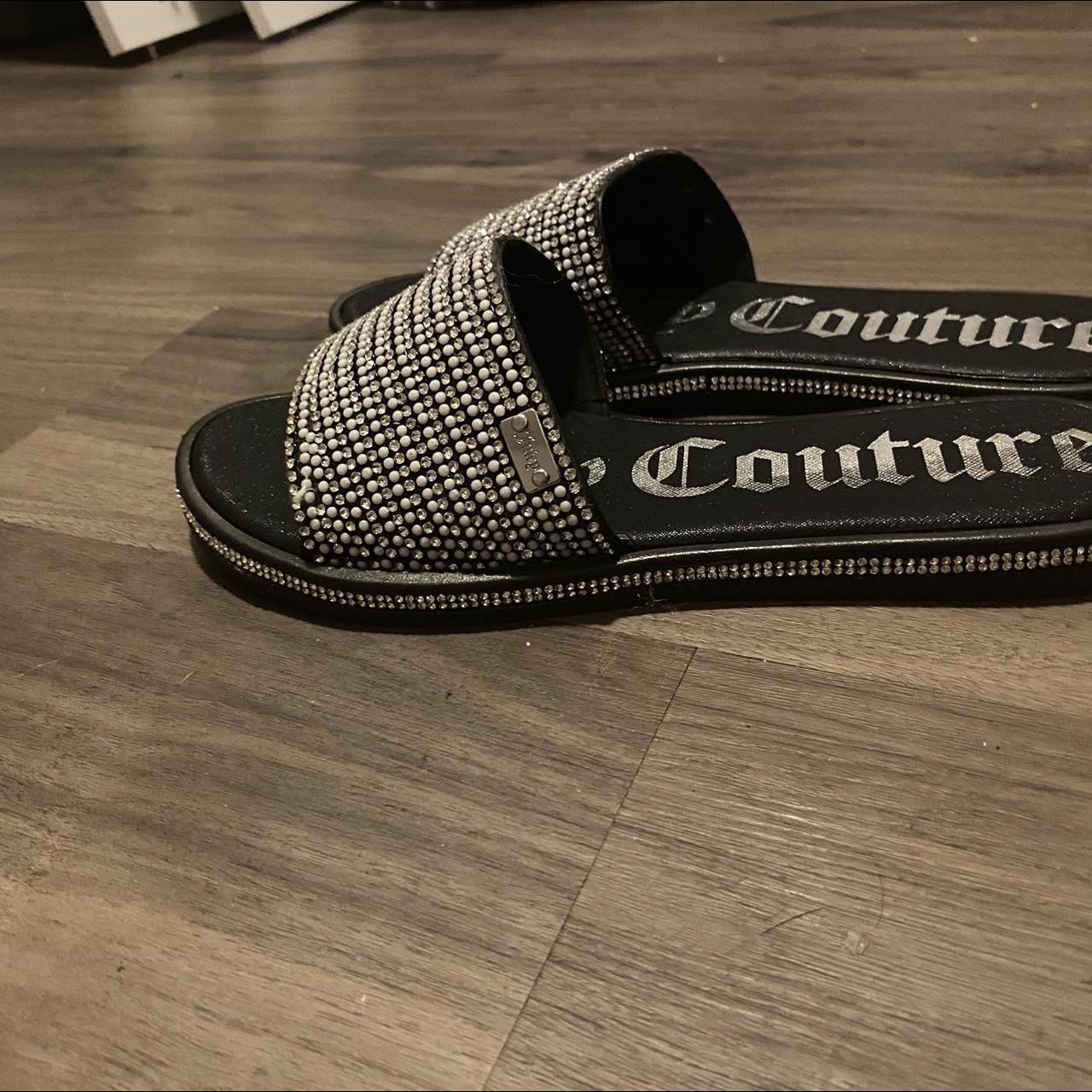 Juicy Couture Women's Black and Silver Slides Depop