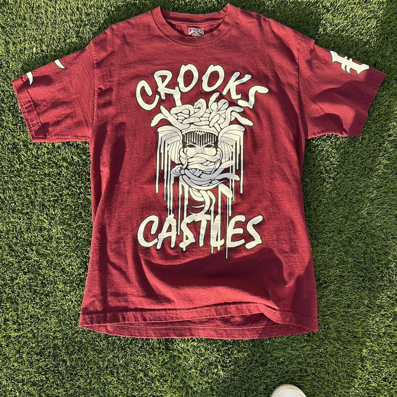 Crooks & Castles Men's White and Burgundy T-shirt