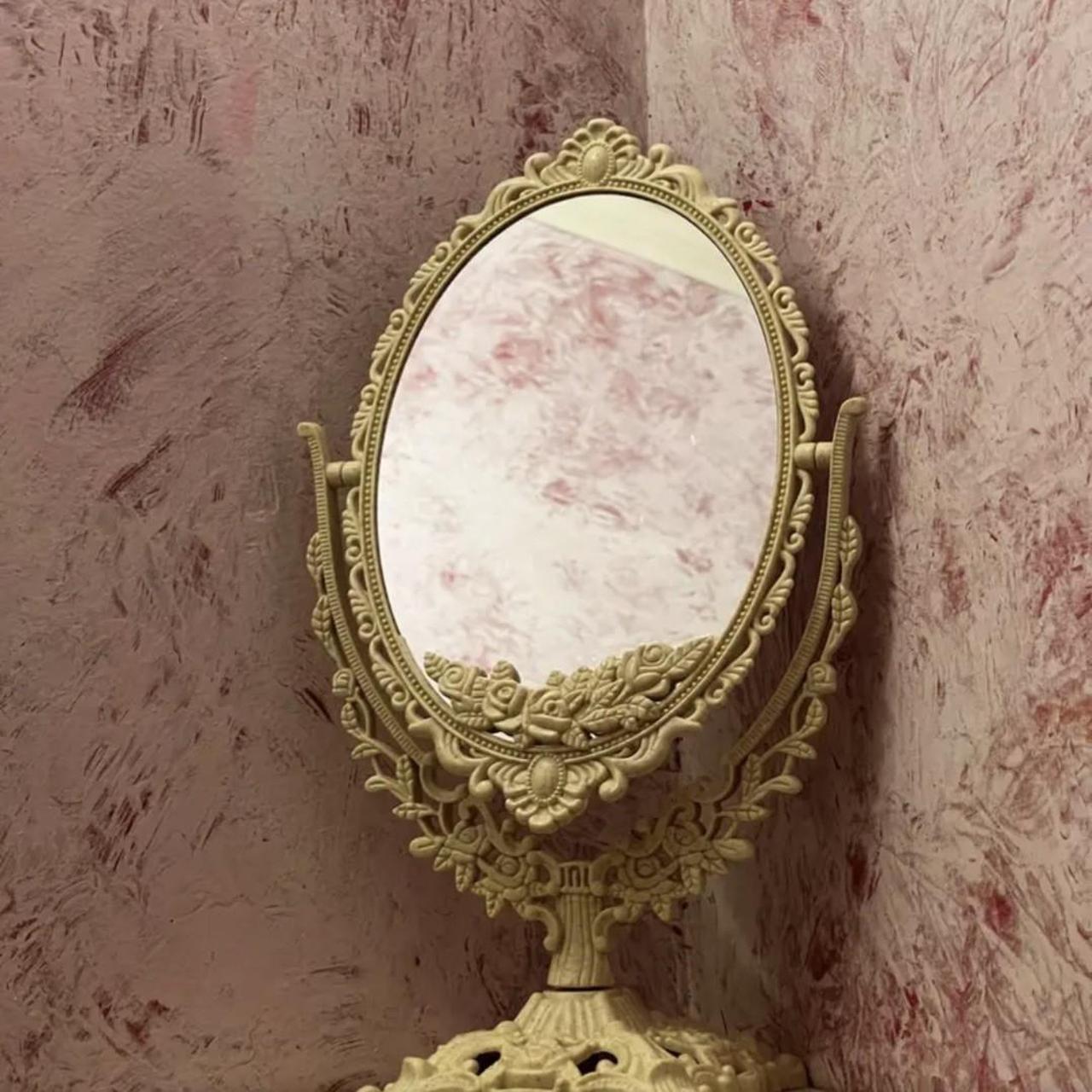 Vintage style vanity mirror ???? - Depop