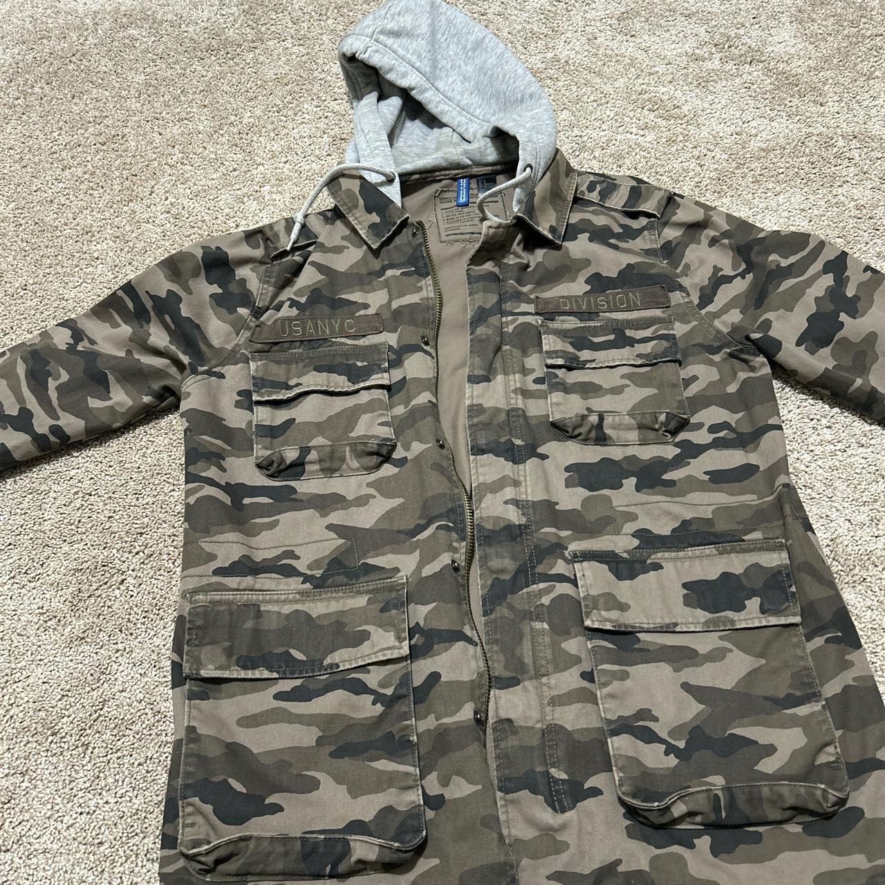 H&M camouflage Jacket Size: Men's Medium Depop
