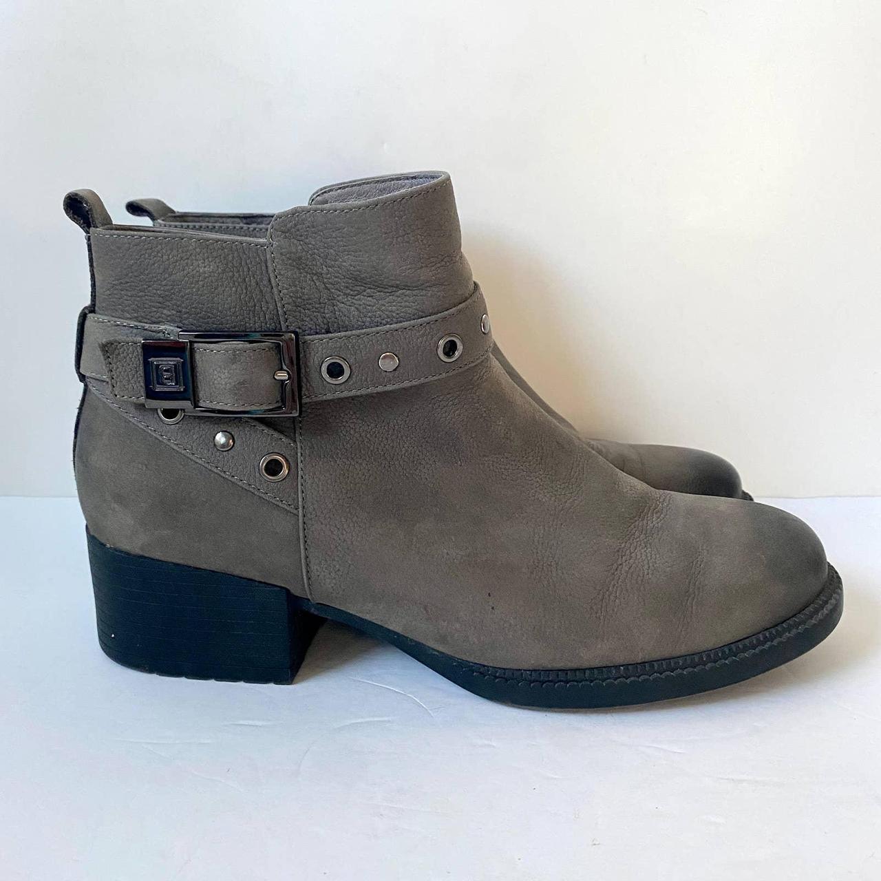 Women's Grey Boots Depop