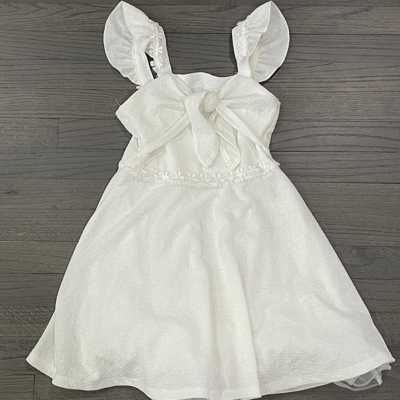 Kohl's Women's White and Cream Dress | Depop
