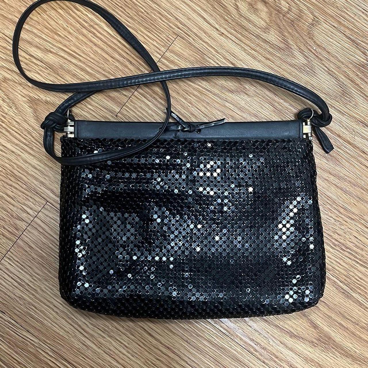 Vintage Whiting Davis Silver Mesh Accordion Top Expandable Gate Purse,  Hobbies & Toys, Memorabilia & Collectibles, Vintage Collectibles on  Carousell