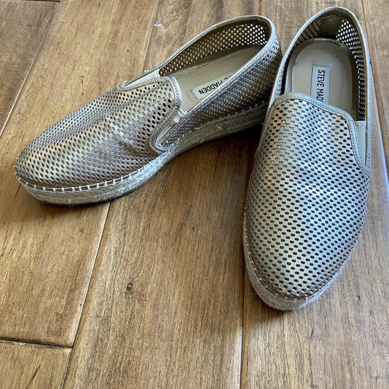 Steve madden 2025 gold espadrilles