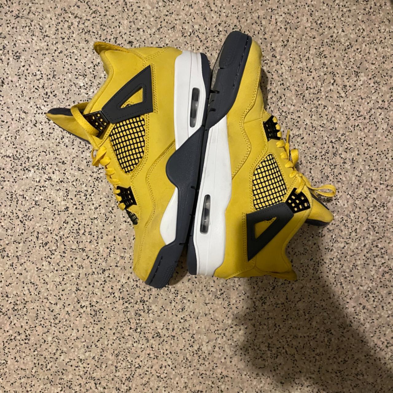 yellowing jordans