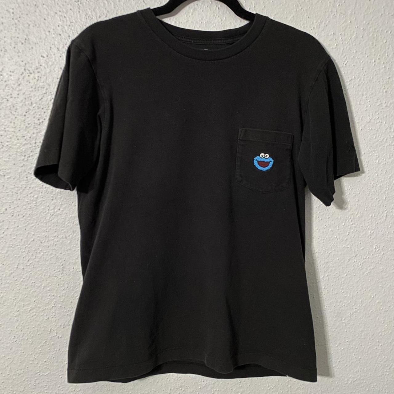 uniqlo cookie monster shirt