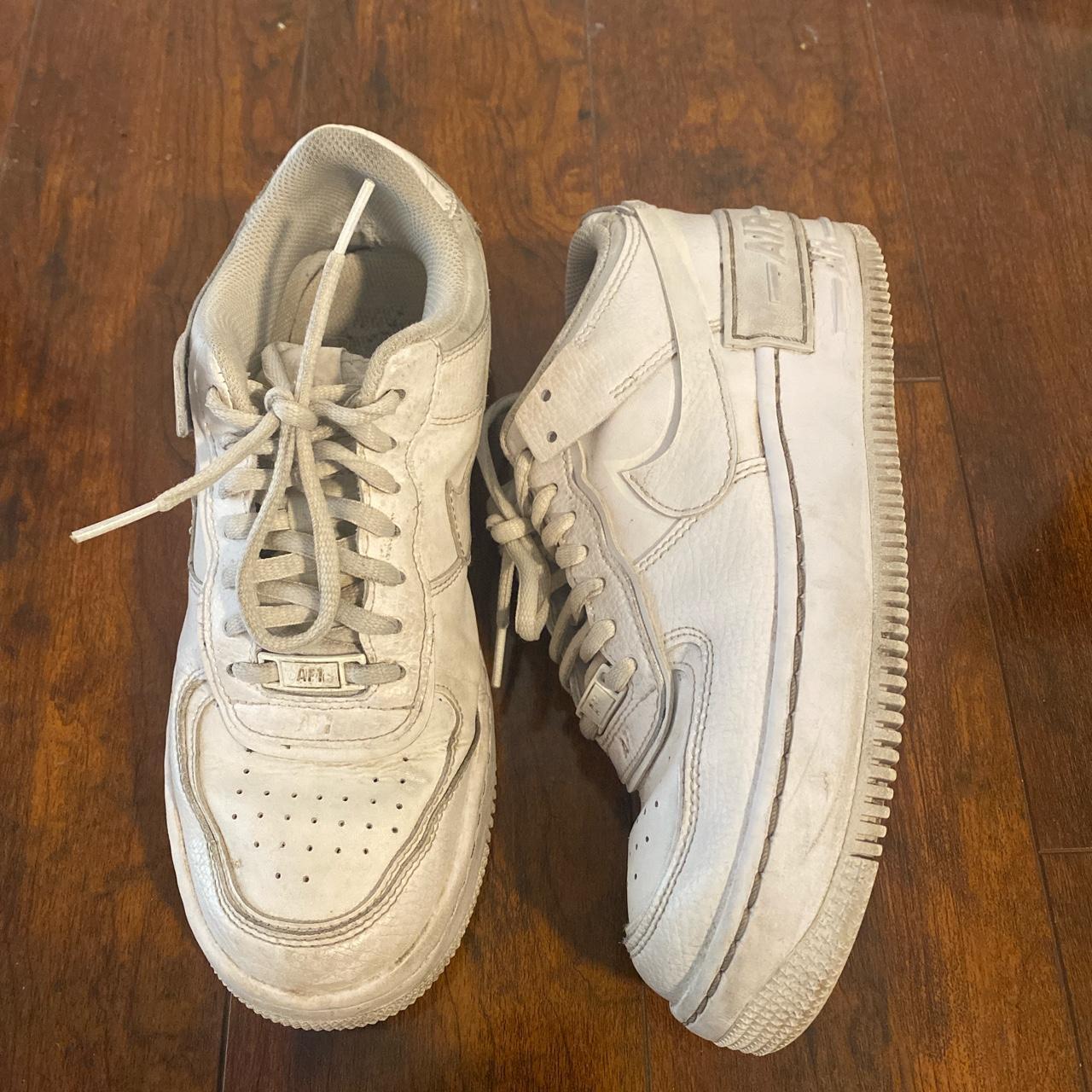 Nike Women's White Trainers (2)