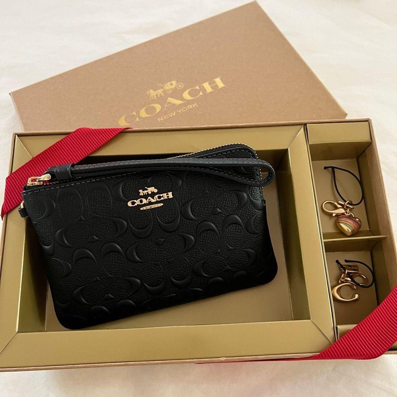 NWT Coach Boxed Corner buy Zip Wristlet In Signature Embossed Leather Wallet Purse