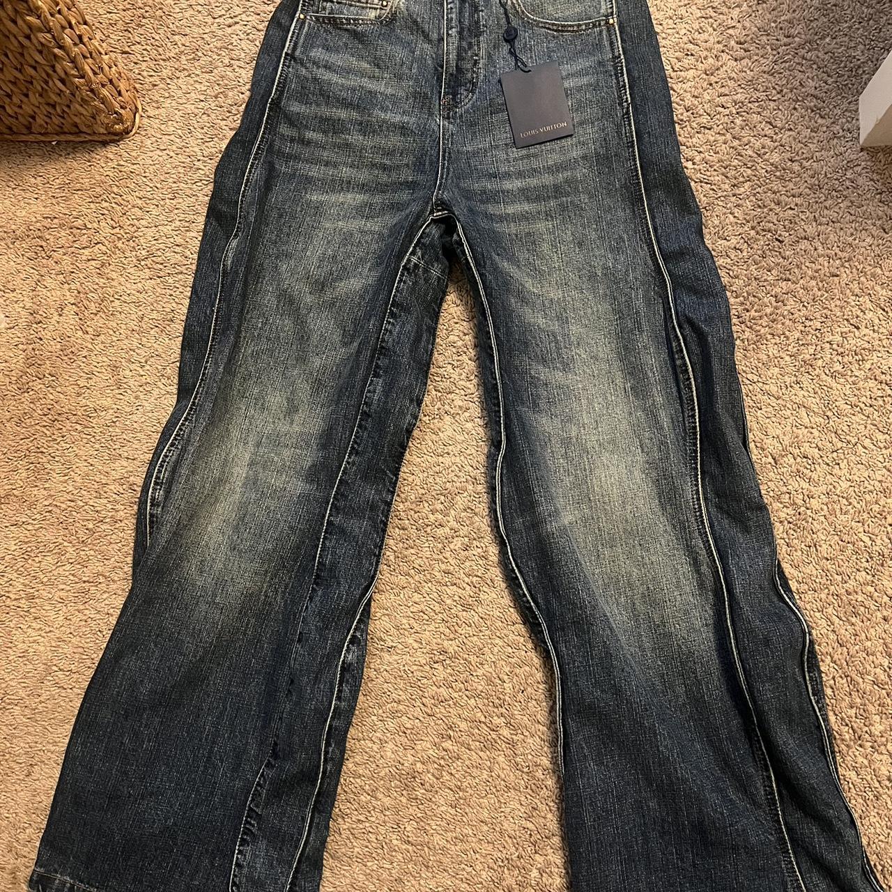 100% AUTHENTIC LOUIS VUITTON JEANS WOMENS SIZE 6 but - Depop