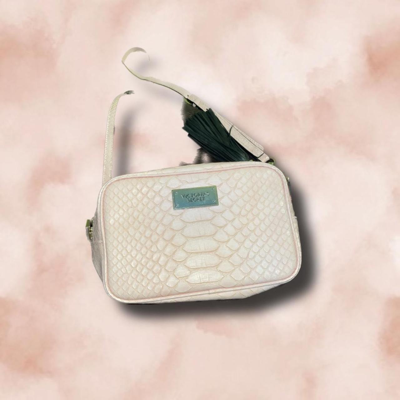 Lify Women's Vinyl Adjustable Strap Crossbody Bag (Baby Pink/Clear) :  Amazon.in: Fashion