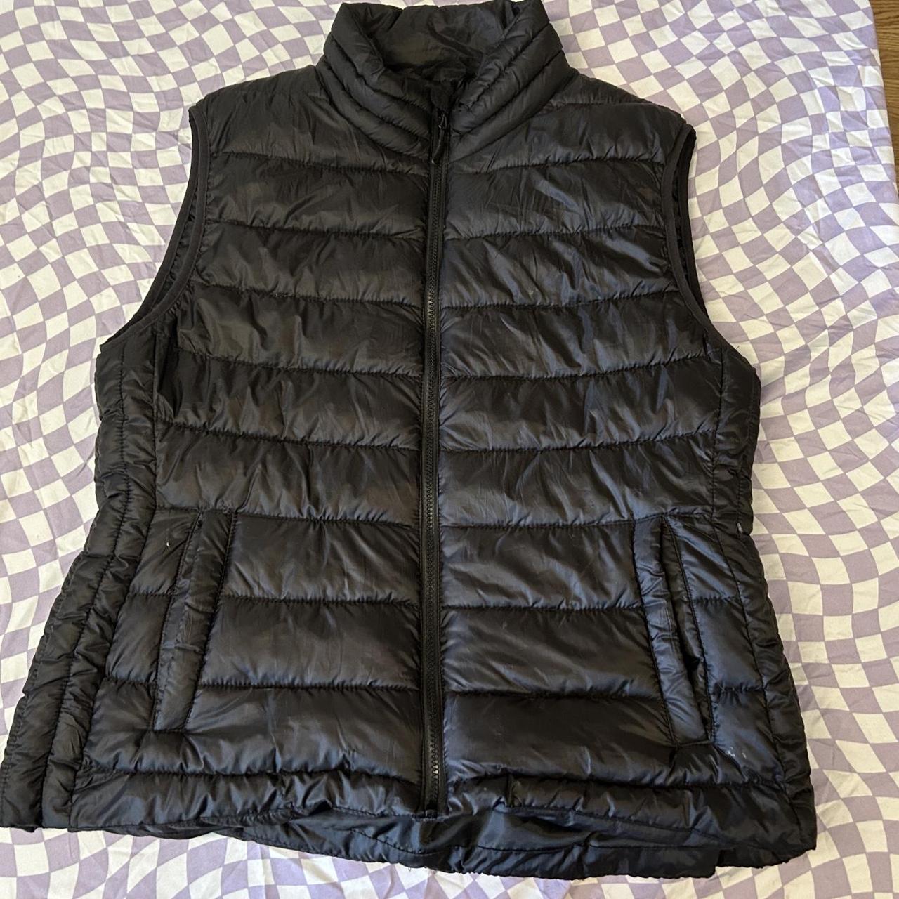 Black puffer vest ☕️ pls msg before buying so i can... - Depop