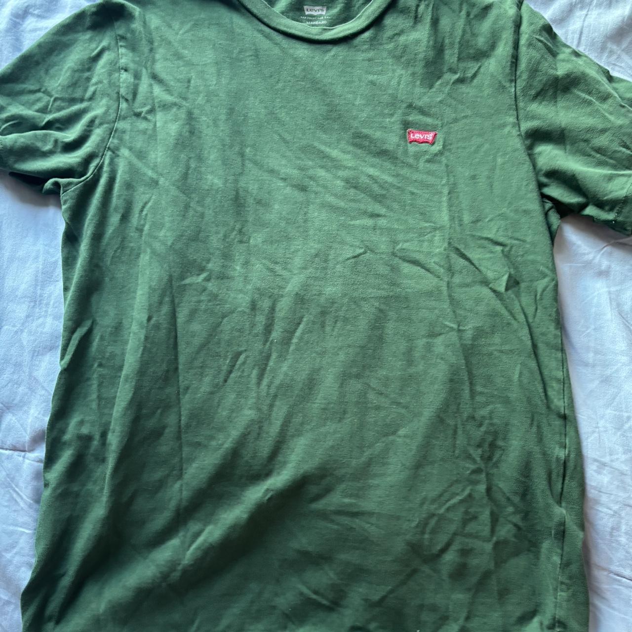 levis green t shirt - Depop