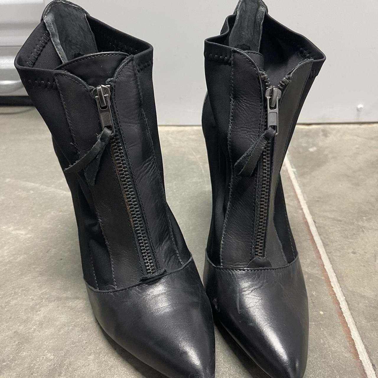 Charles David Women's Black Boots | Depop