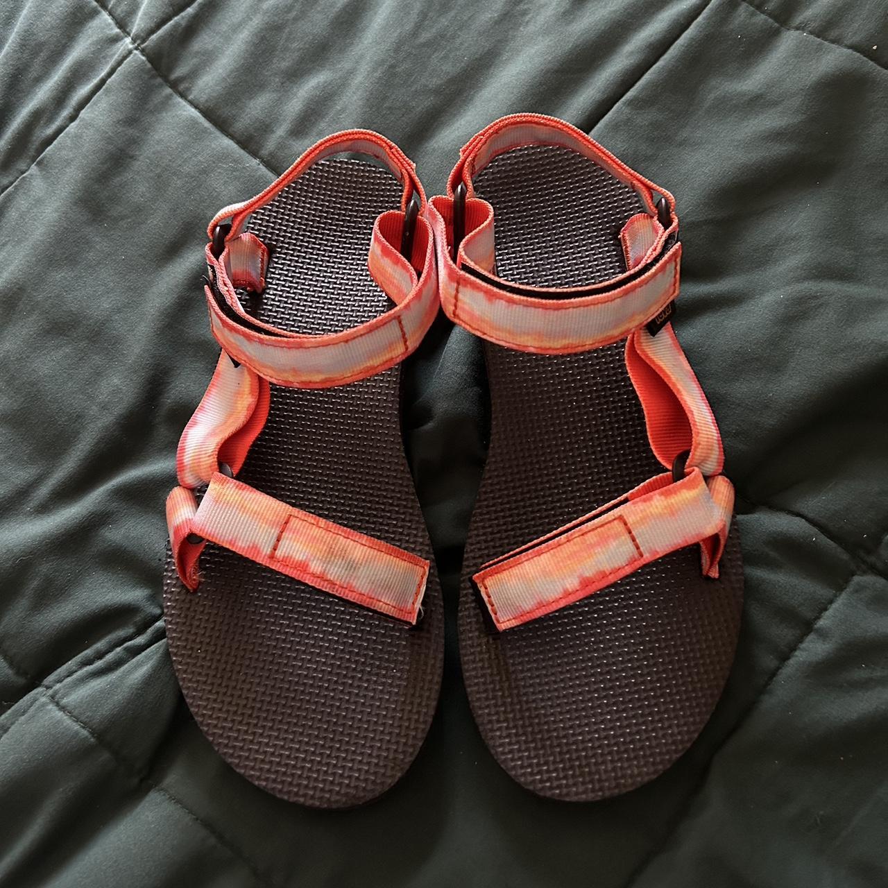 teva tie dye sandals