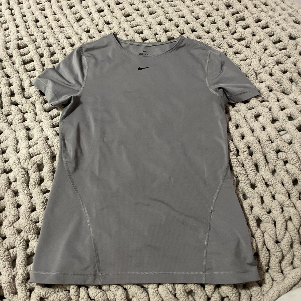 womens grey nike shirt