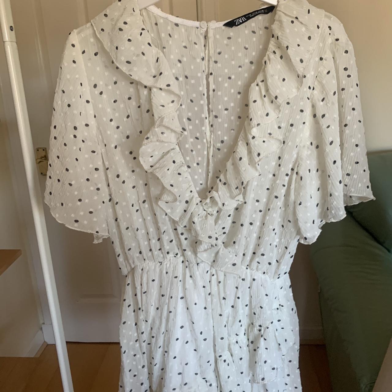 Zara Women's Cream and Navy Playsuit-romper | Depop