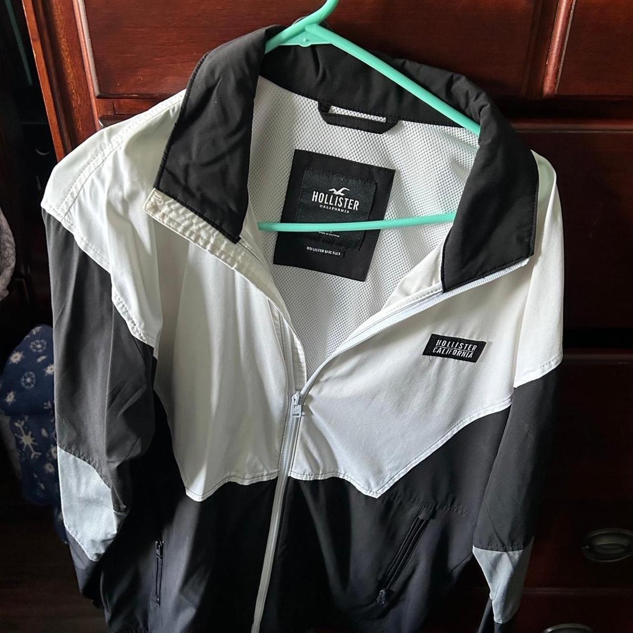 Hollister black shop and white windbreaker