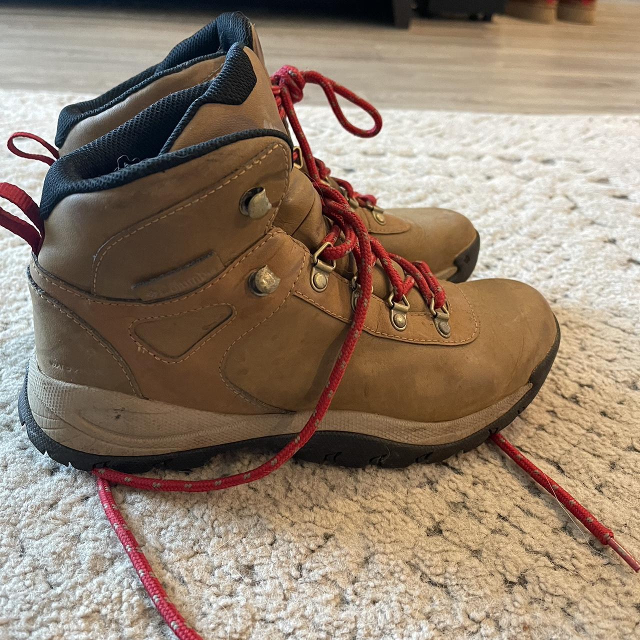 Columbia hiking boots! Loved but in good condition. Depop