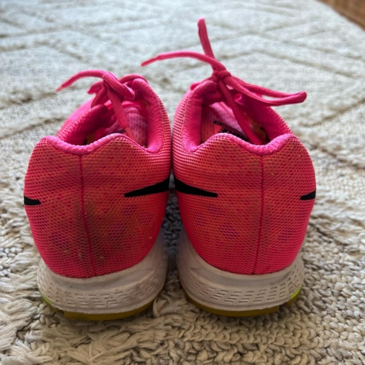 Nike Women's Pink Trainers Depop