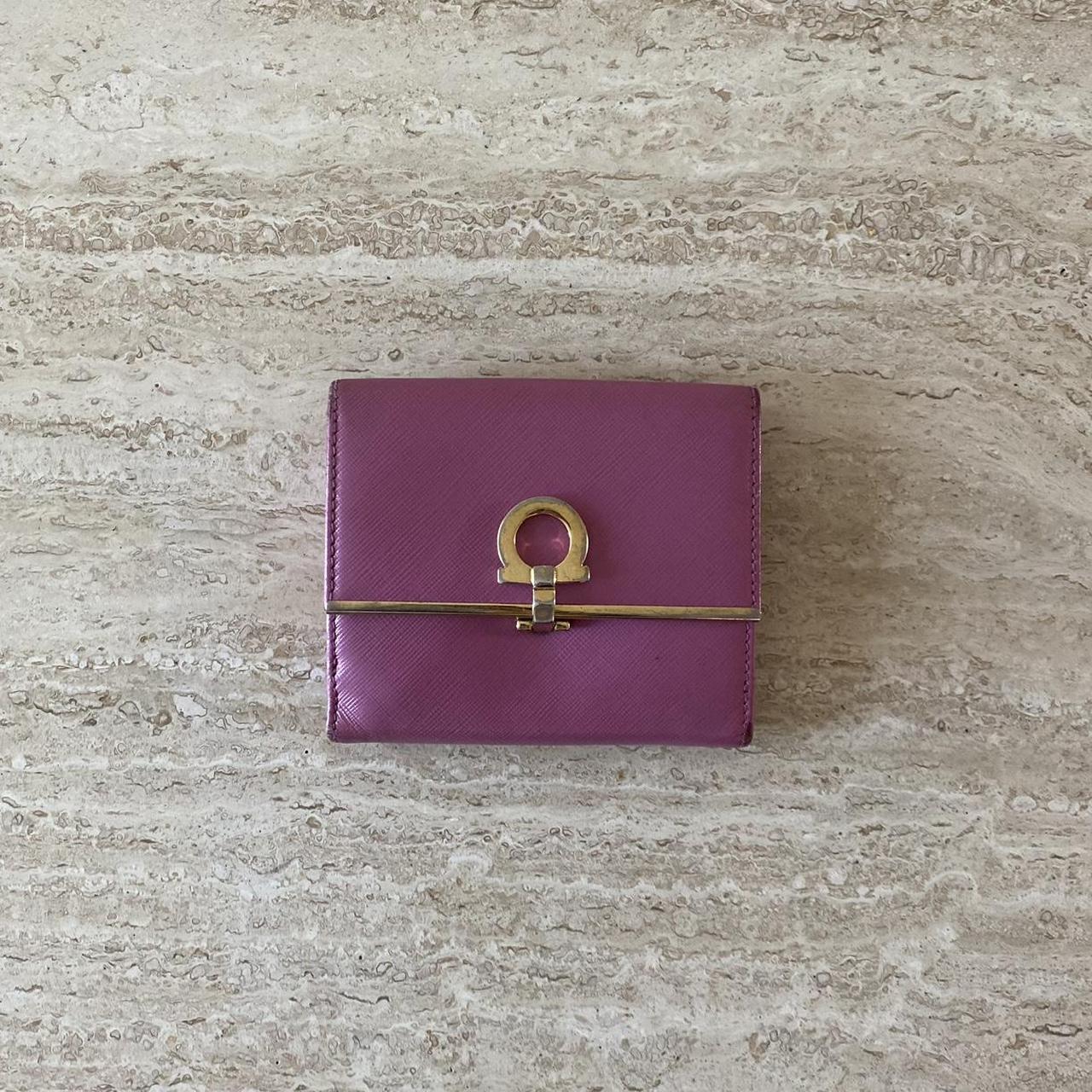 Ferragamo pink outlet wallet