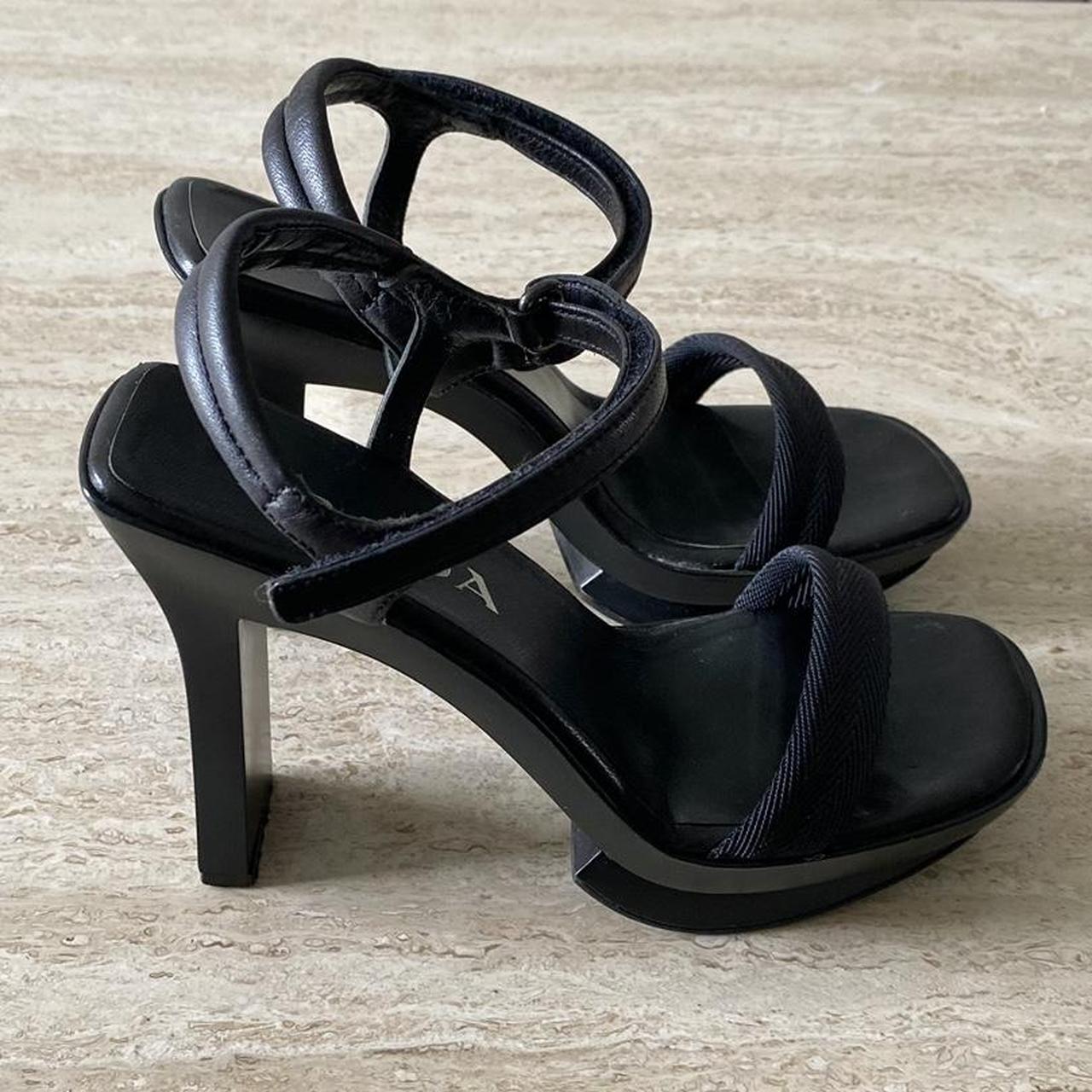 靴 Vintage Prada T-Strap Heel Sandals PRADA Braided Patent Leather T-Strap Sandals Size 7