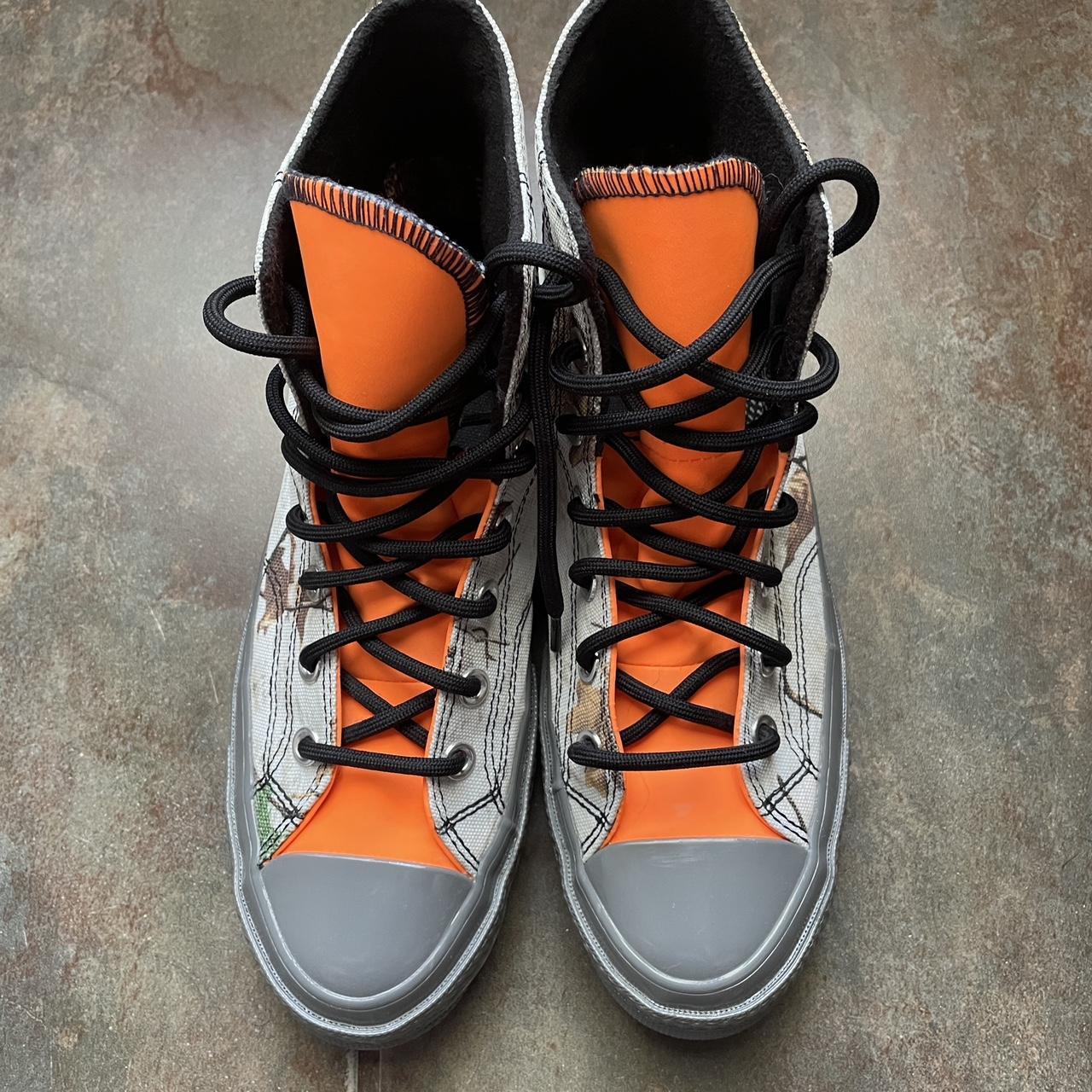 Grey and on sale orange converse