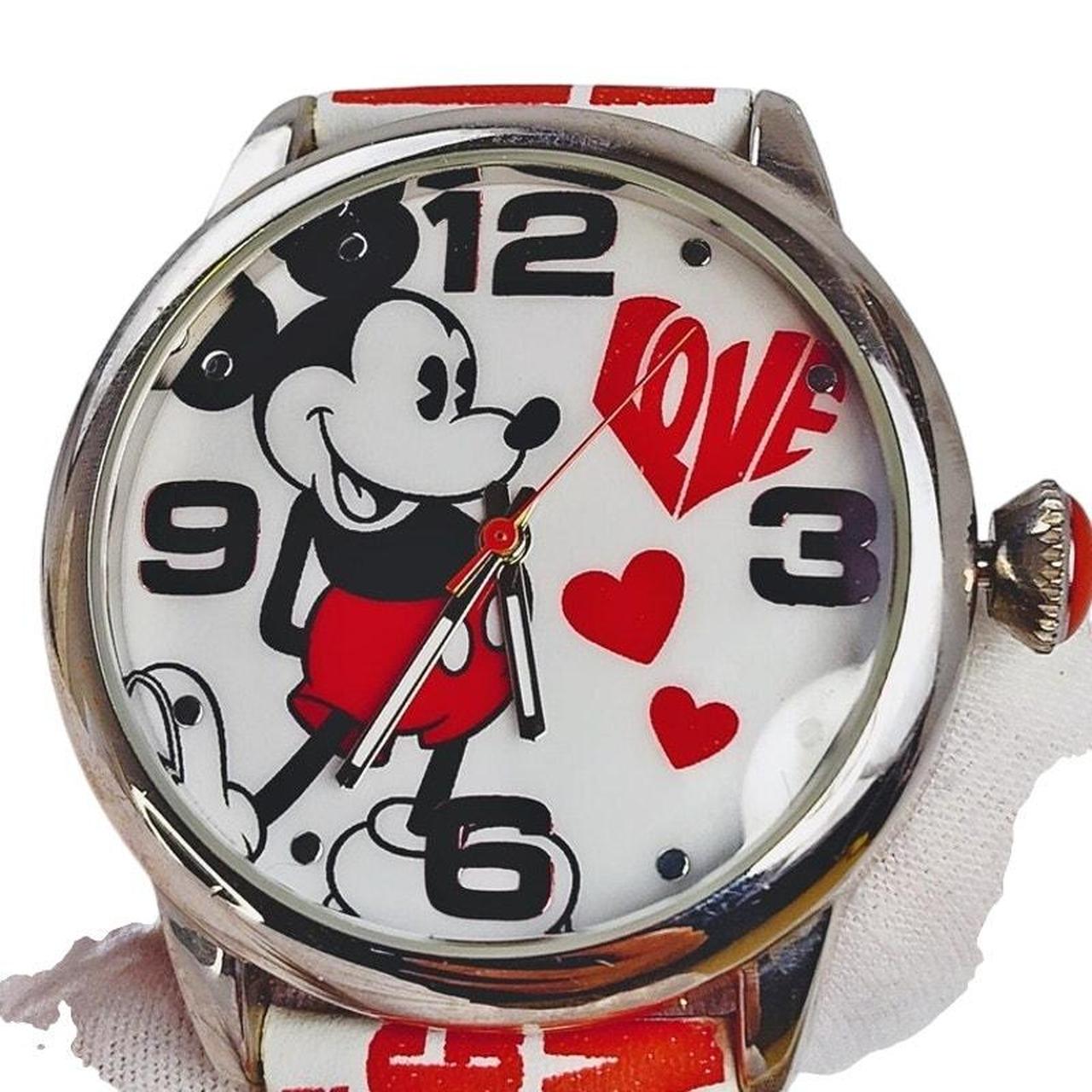 Celebrate love with this charming Disney Mickey. Depop