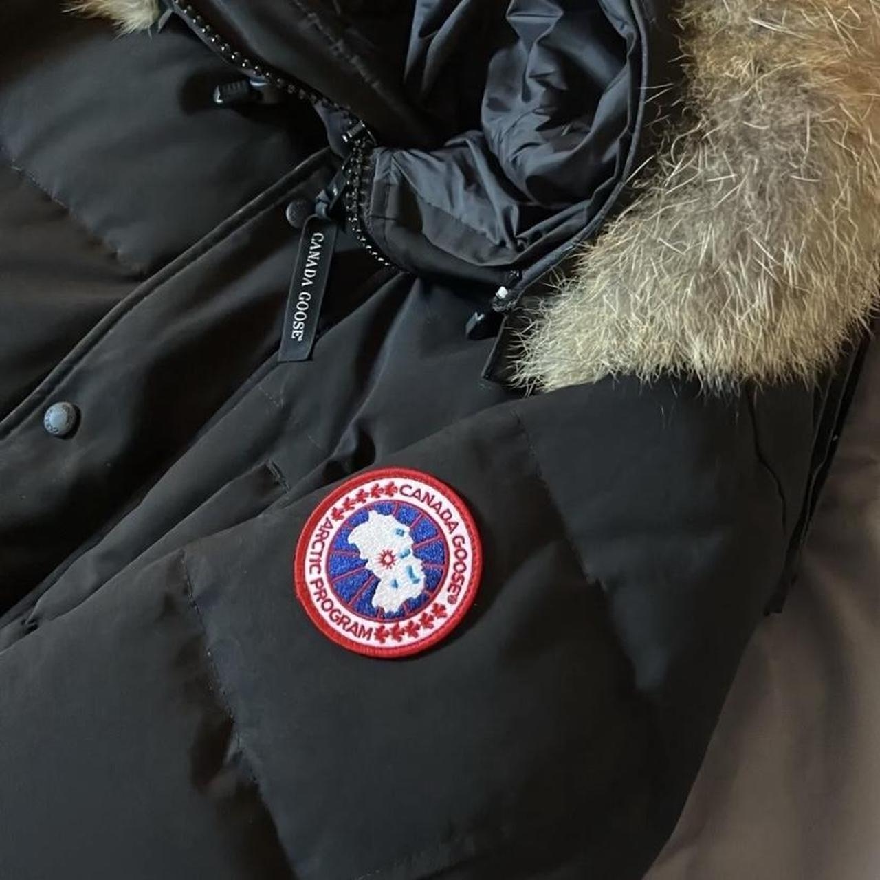 Canada goose carson parka on sale large