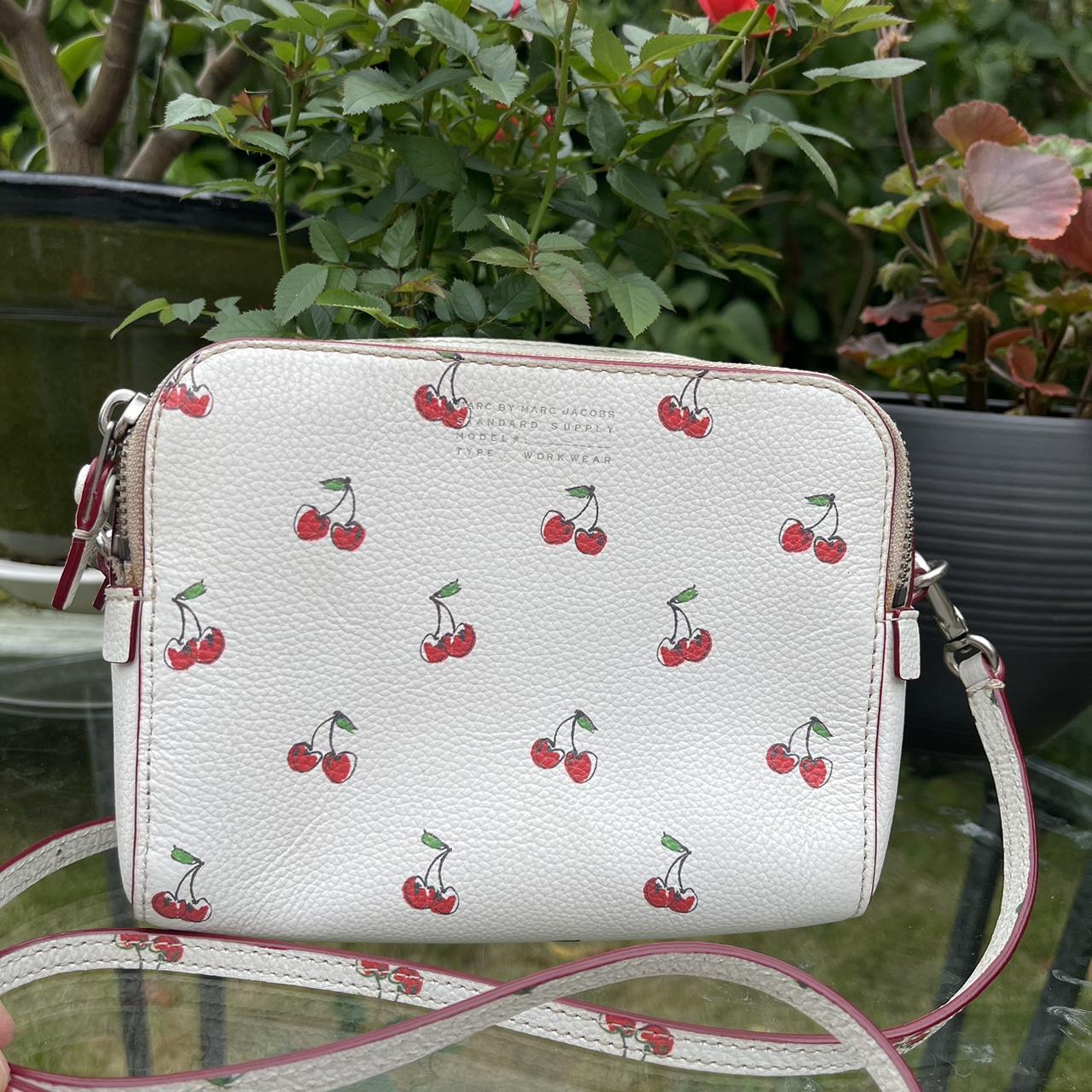 Marc jacobs white discount & red snapshot bag