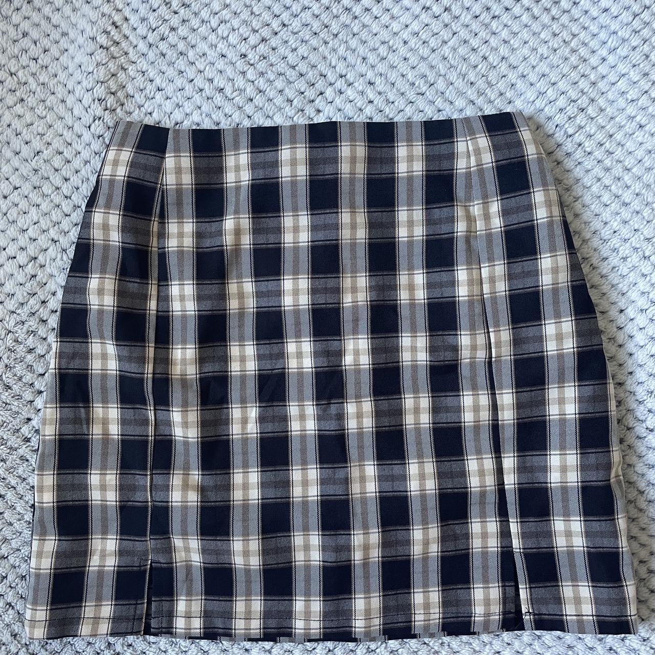 plaid black and cream mini skirt no tags but fits... - Depop