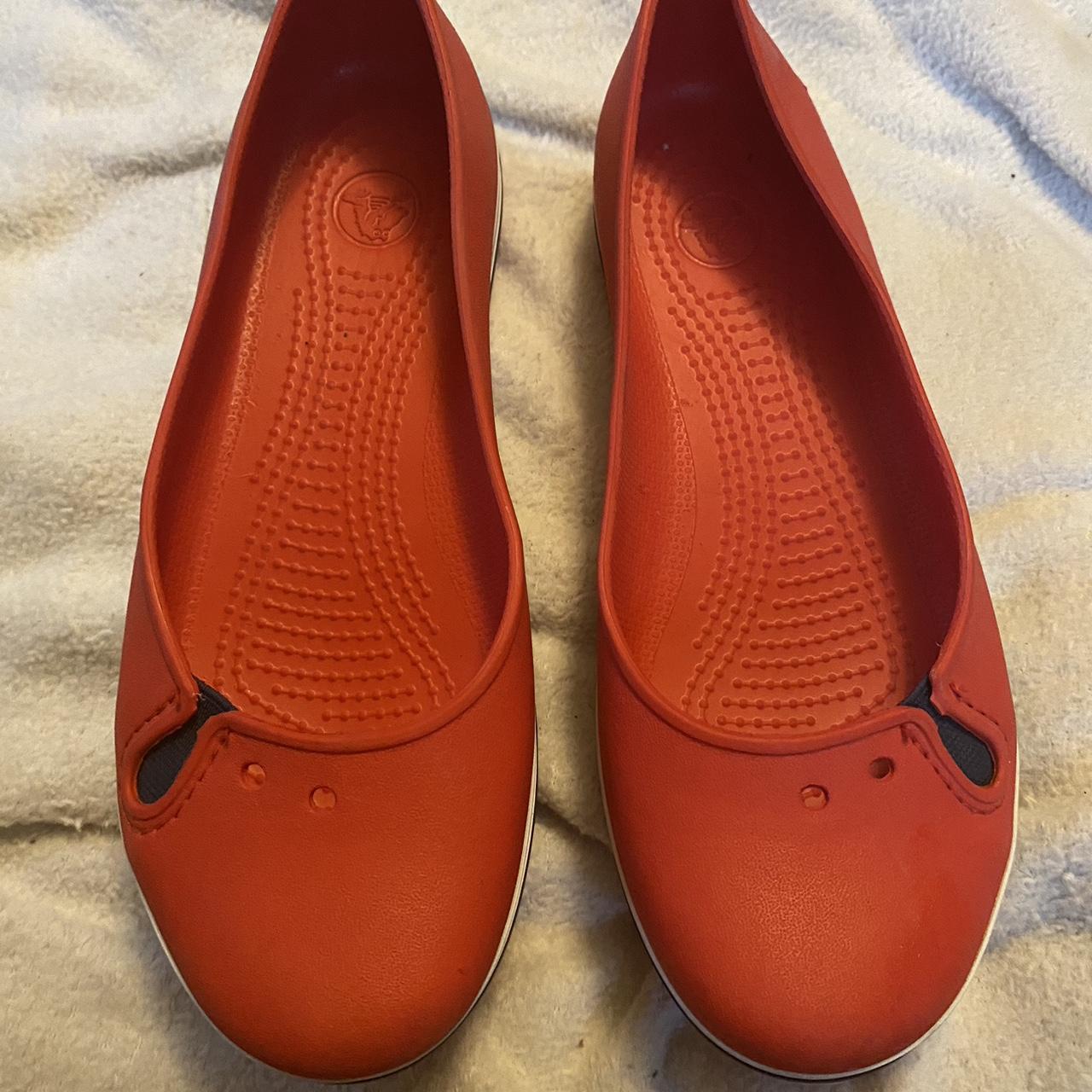 Red crocs flats deals