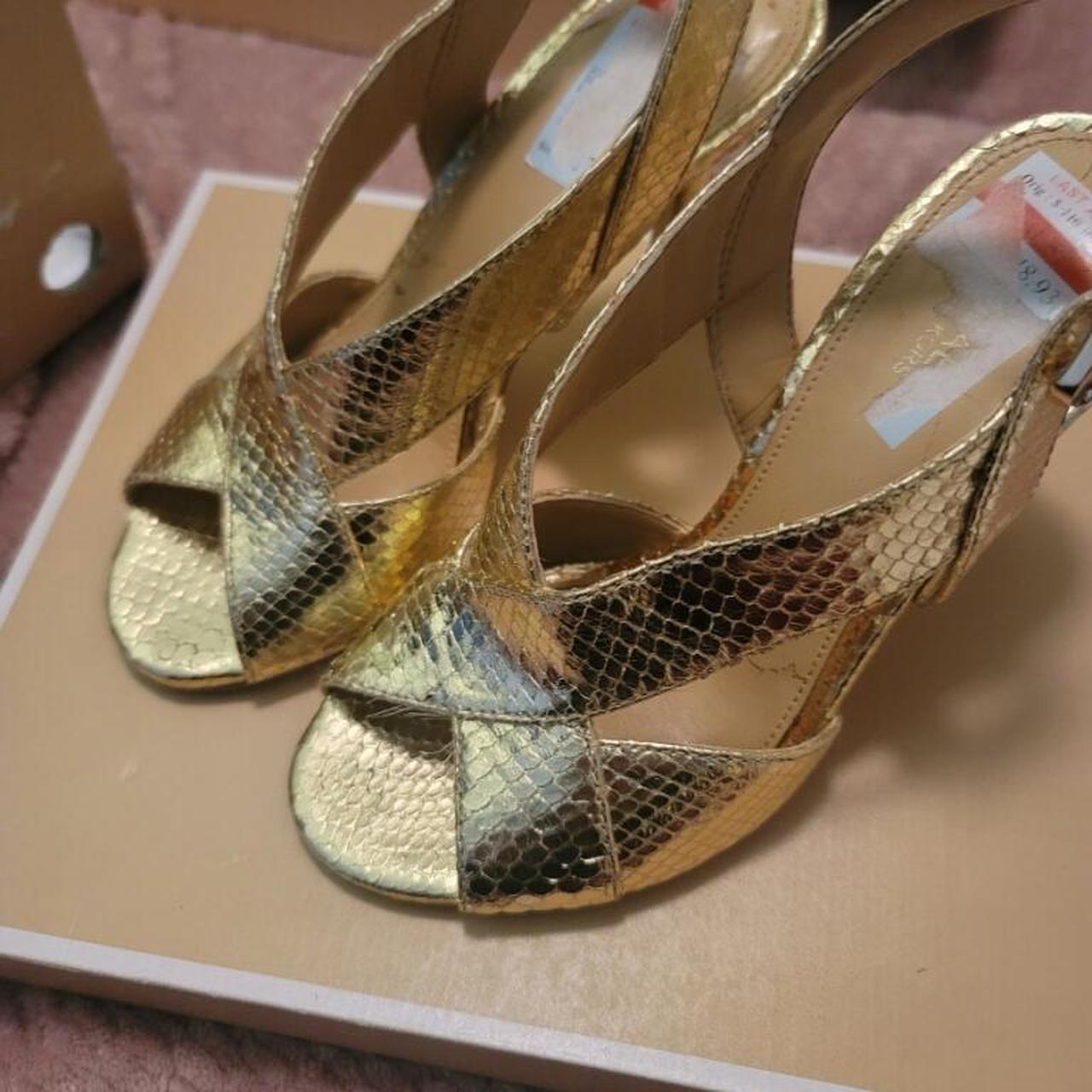 Women's Gold Sandals | Depop