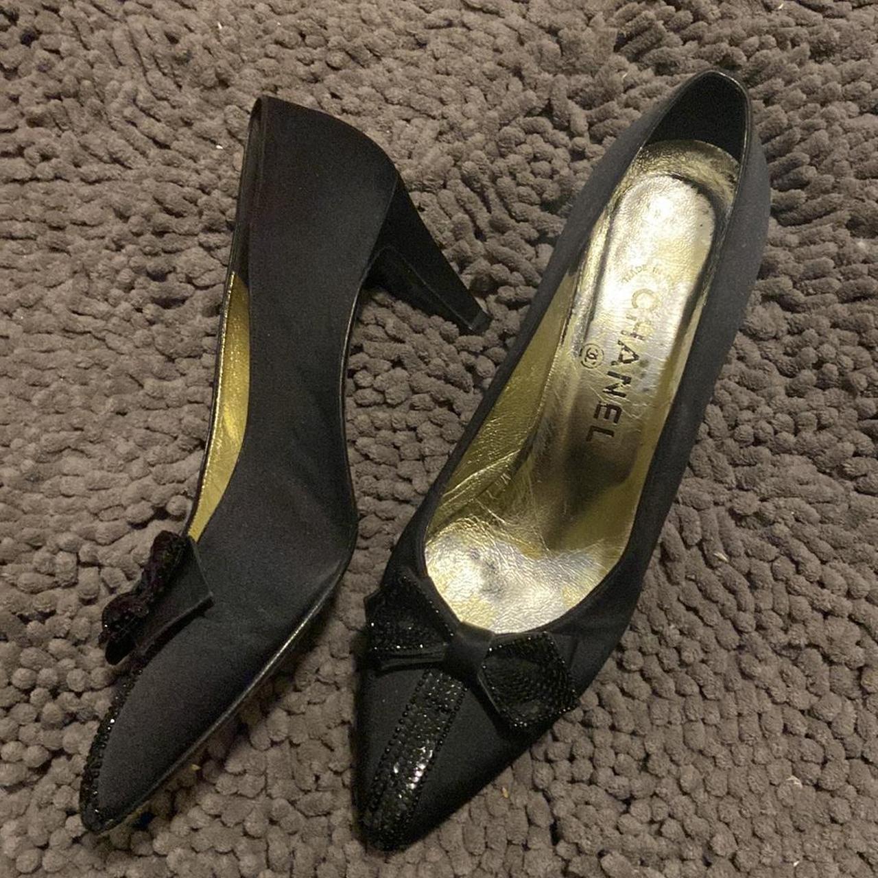 Chanel Women's Black Courts | Depop