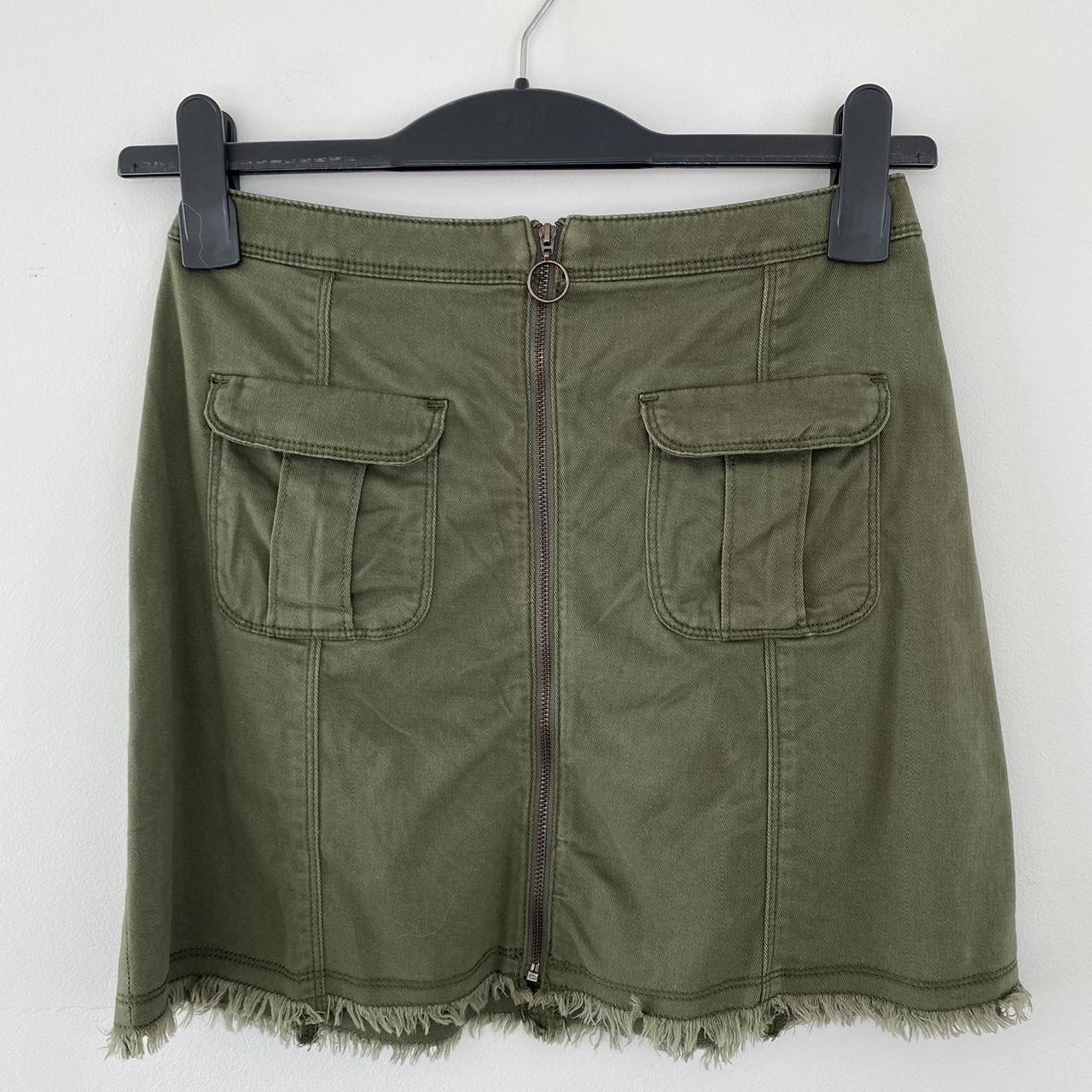 Hollister khaki front zip up mini skirt. Size small Depop