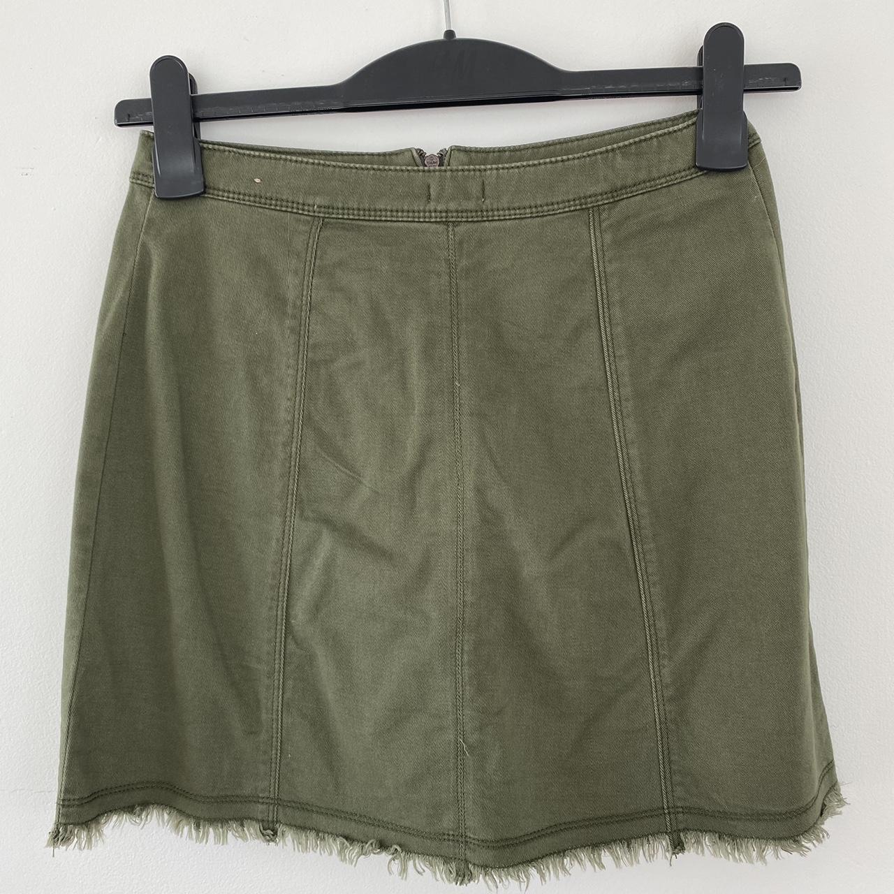 Hollister khaki front zip up mini skirt. Size small Depop