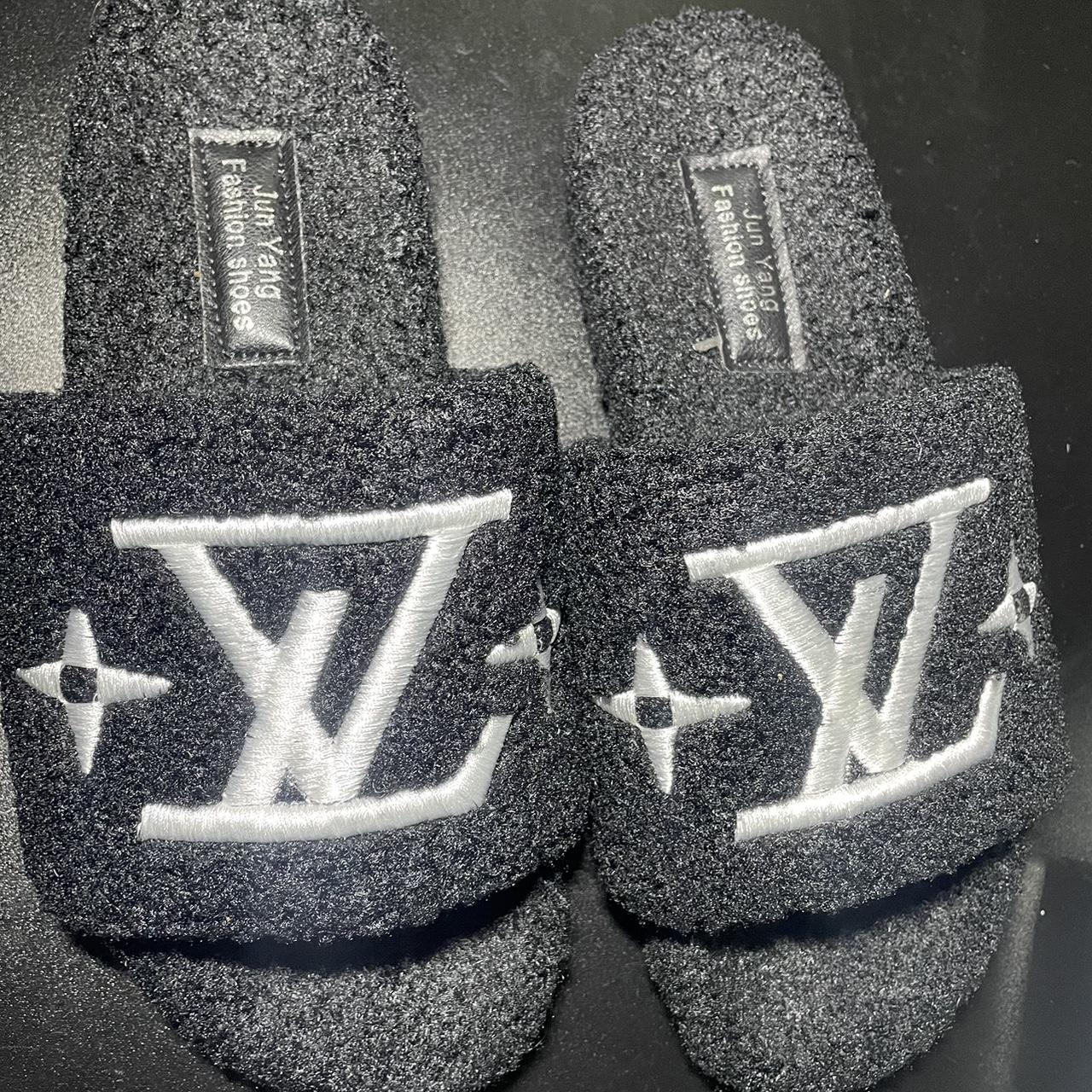 louis vuitton jelly slides