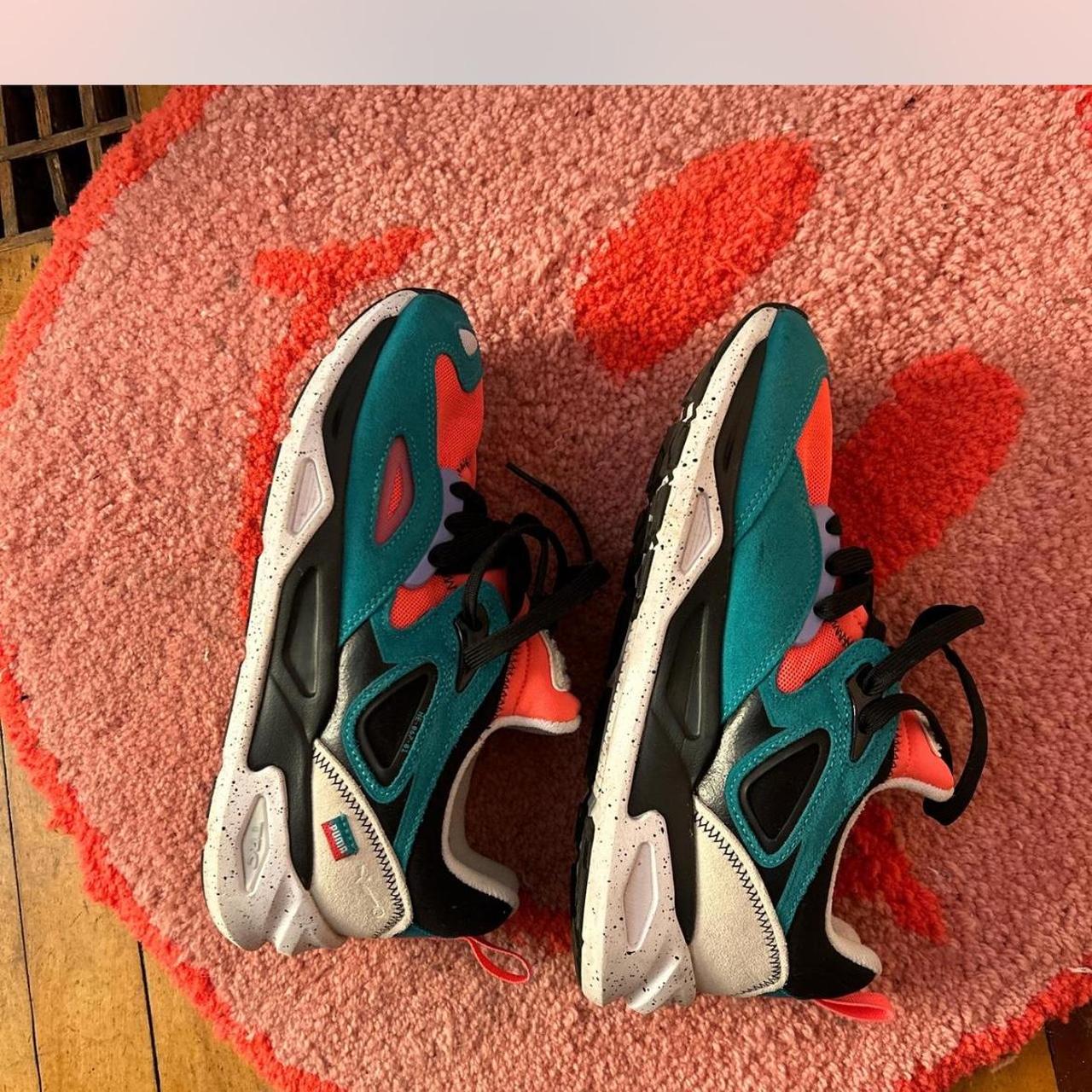 PUMA SNEAKERS women s size 9 only worn a few times. Depop