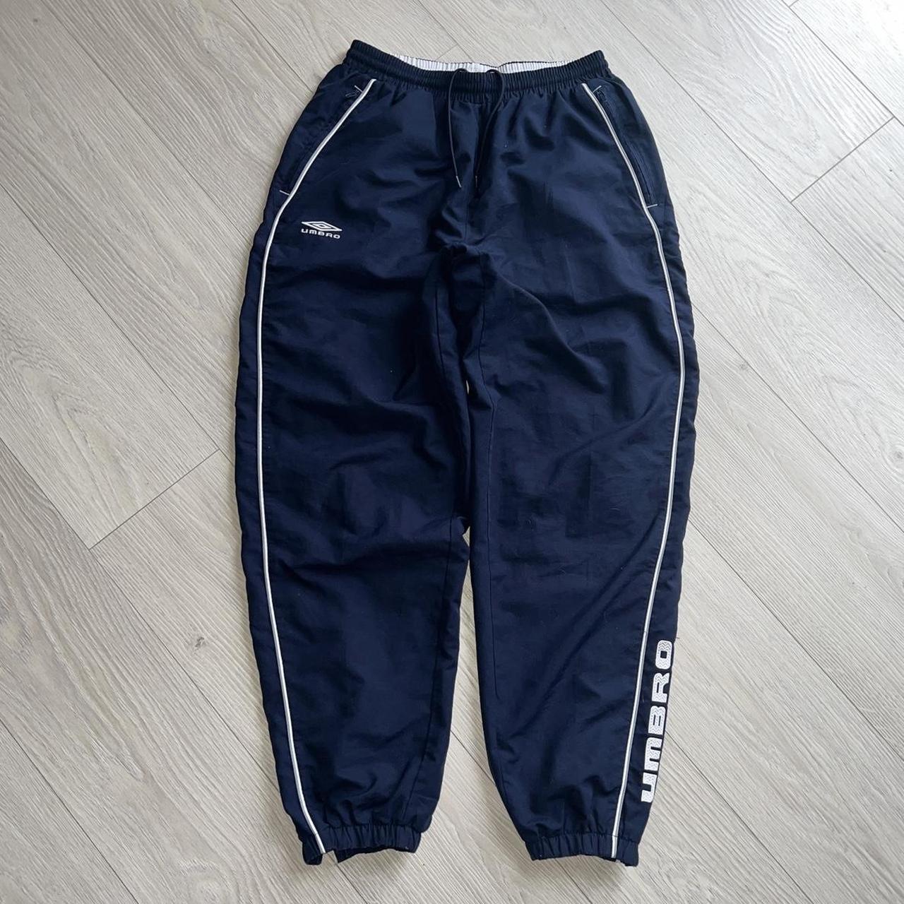 Umbro tracksuit best sale bottoms navy