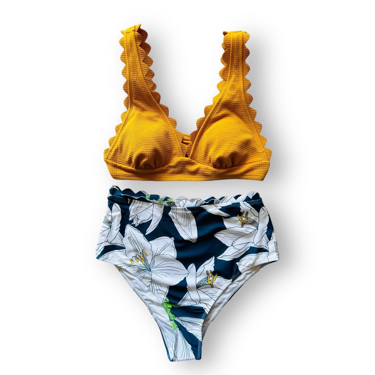 CUPSHE Jacquard Scalloped 2 Piece Swimsuit Sz L NWT... Depop