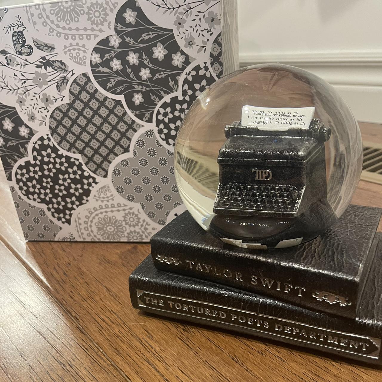 item listed by lindsey2320