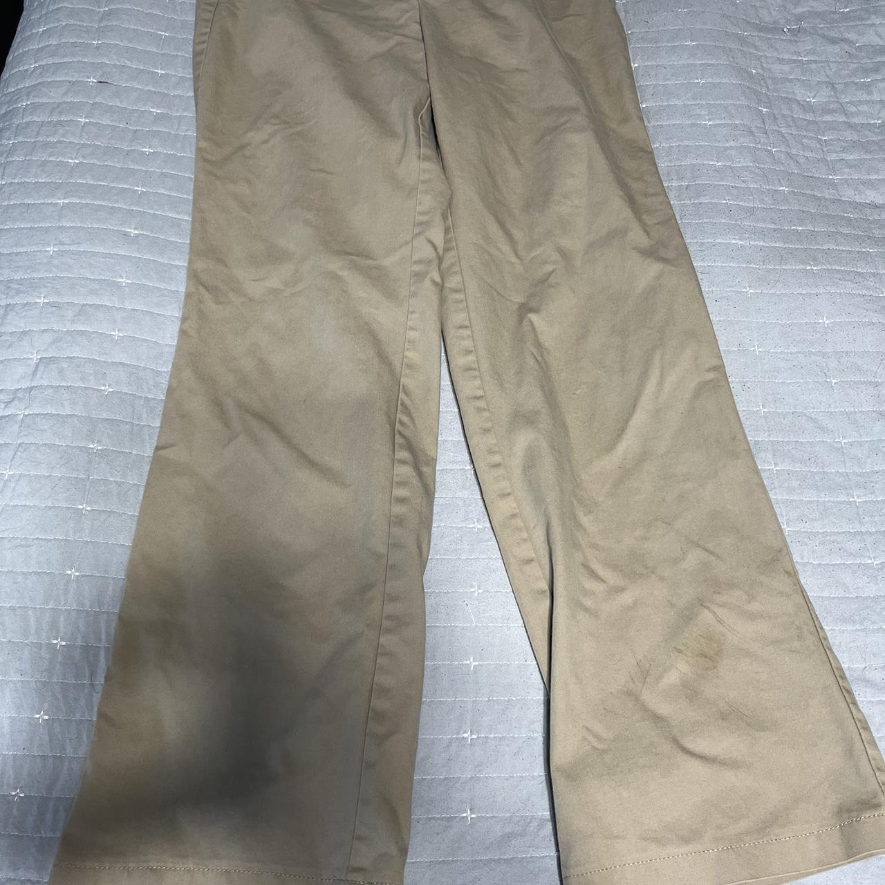 Dockers khaki pants - Depop