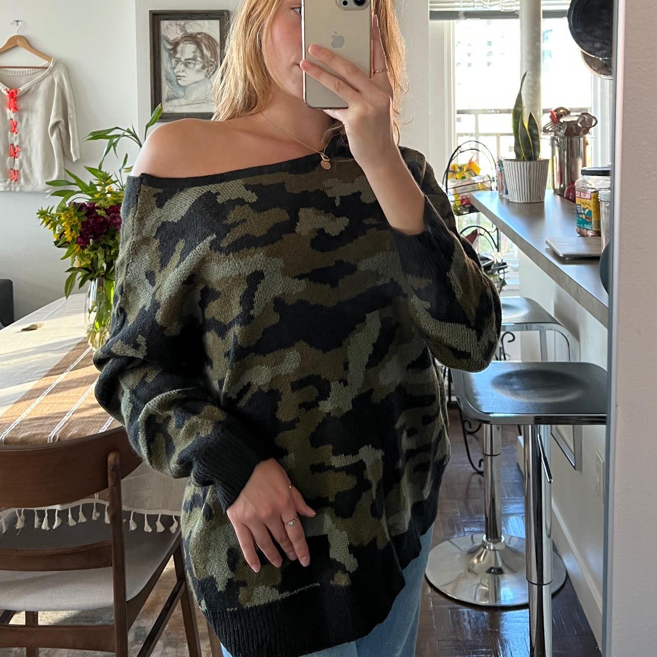 Camo hotsell jumper womens