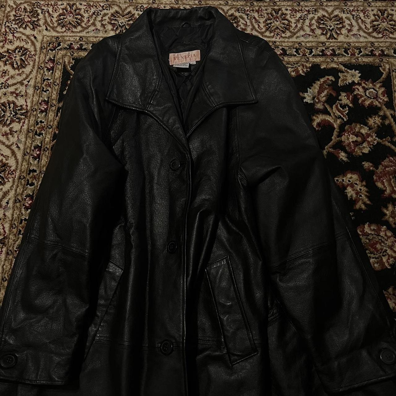 ▪️Venezia Black Genuine Leather coat ▪️Vintage... - Depop