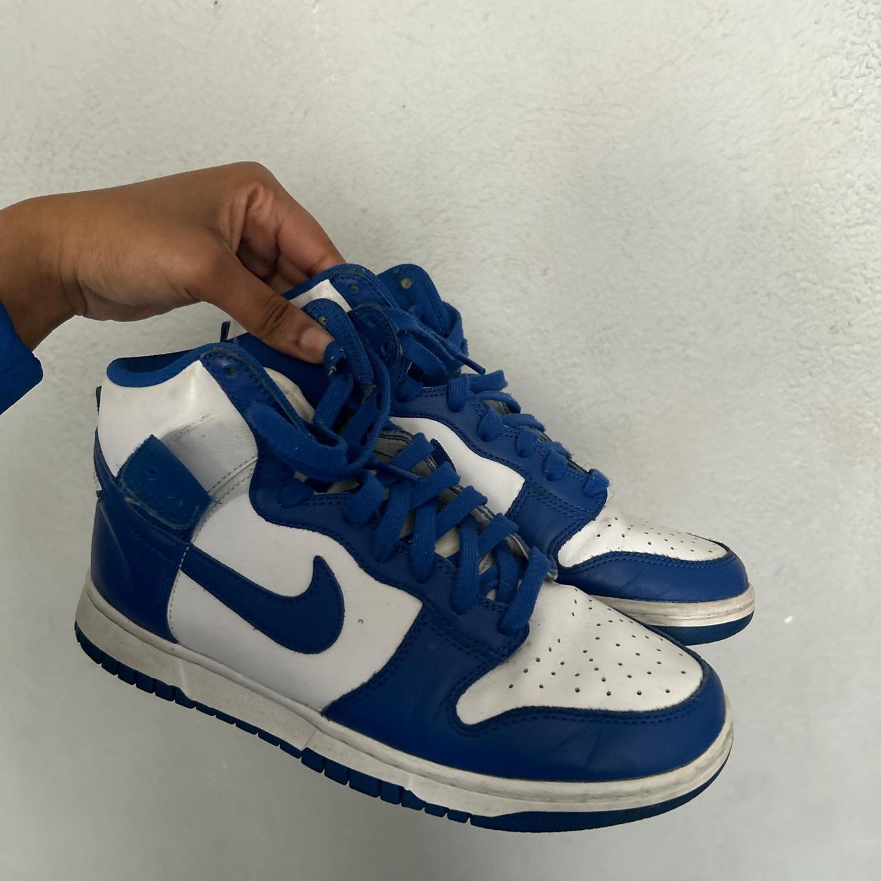 low top dunks blue and white