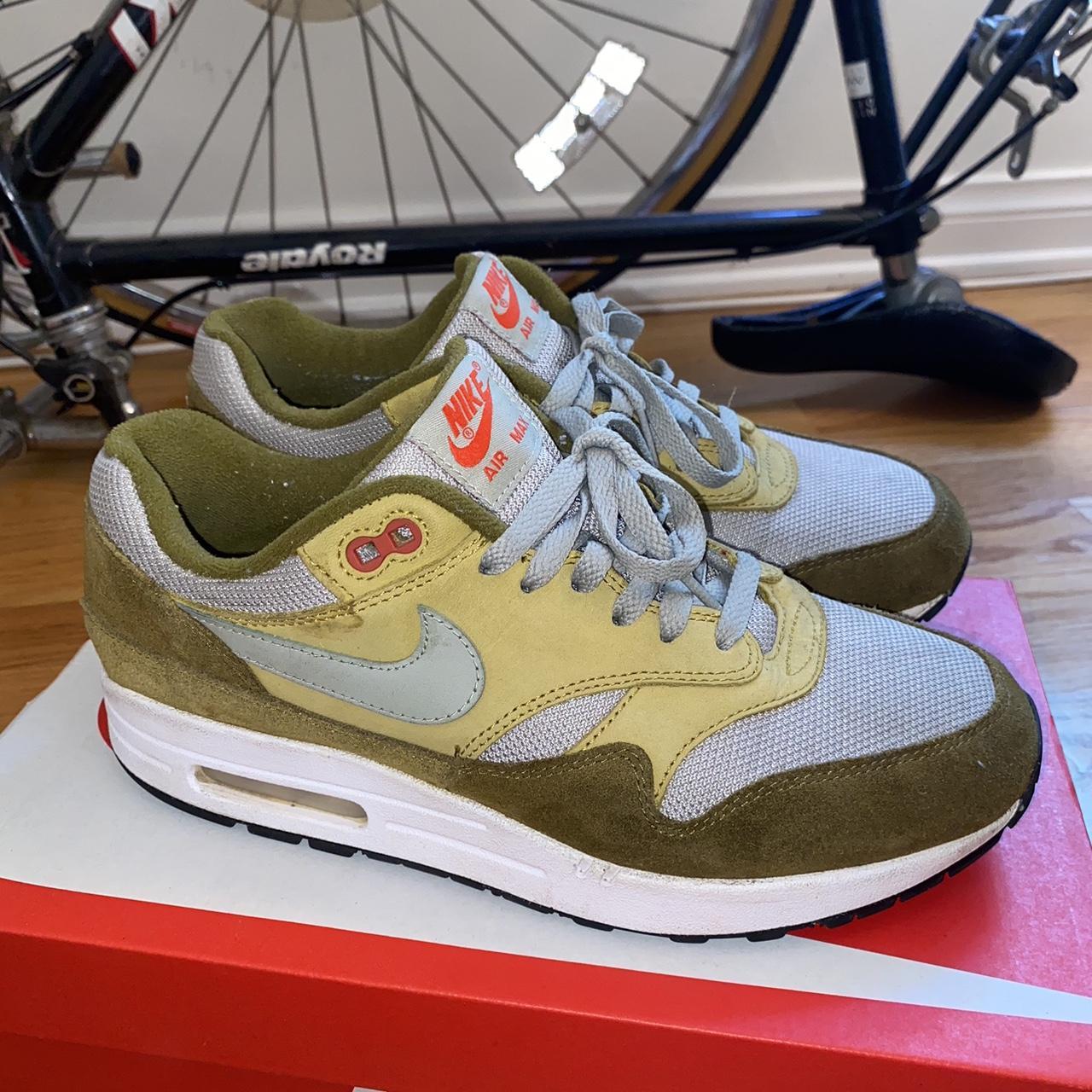 nike air max 1 green curry