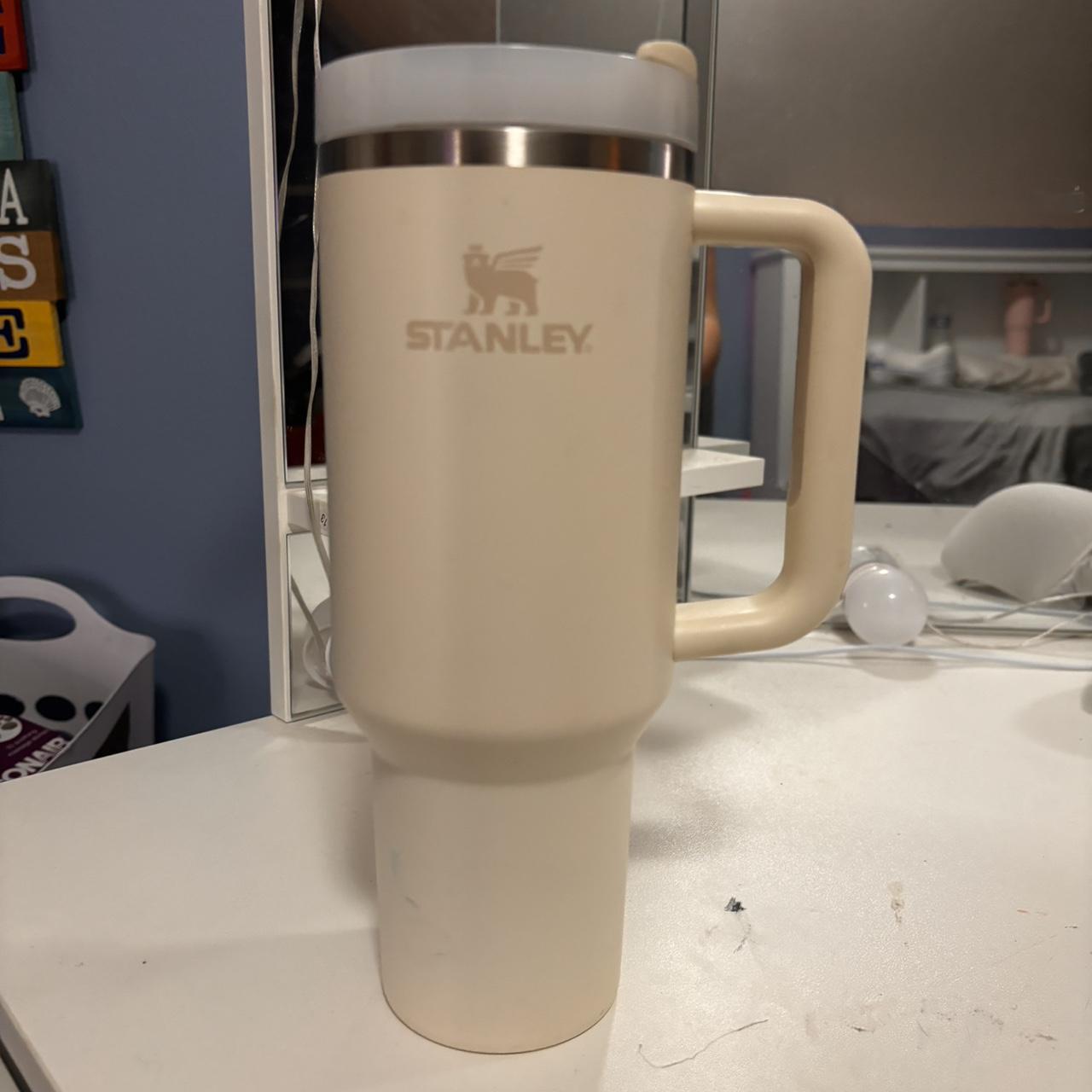 40oz tan stanley got as a gift but I already have - Depop