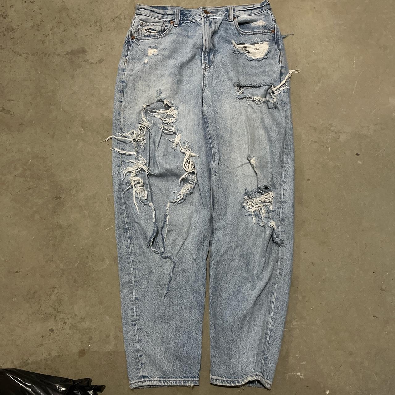 American Eagle gray ripped jeans - Depop