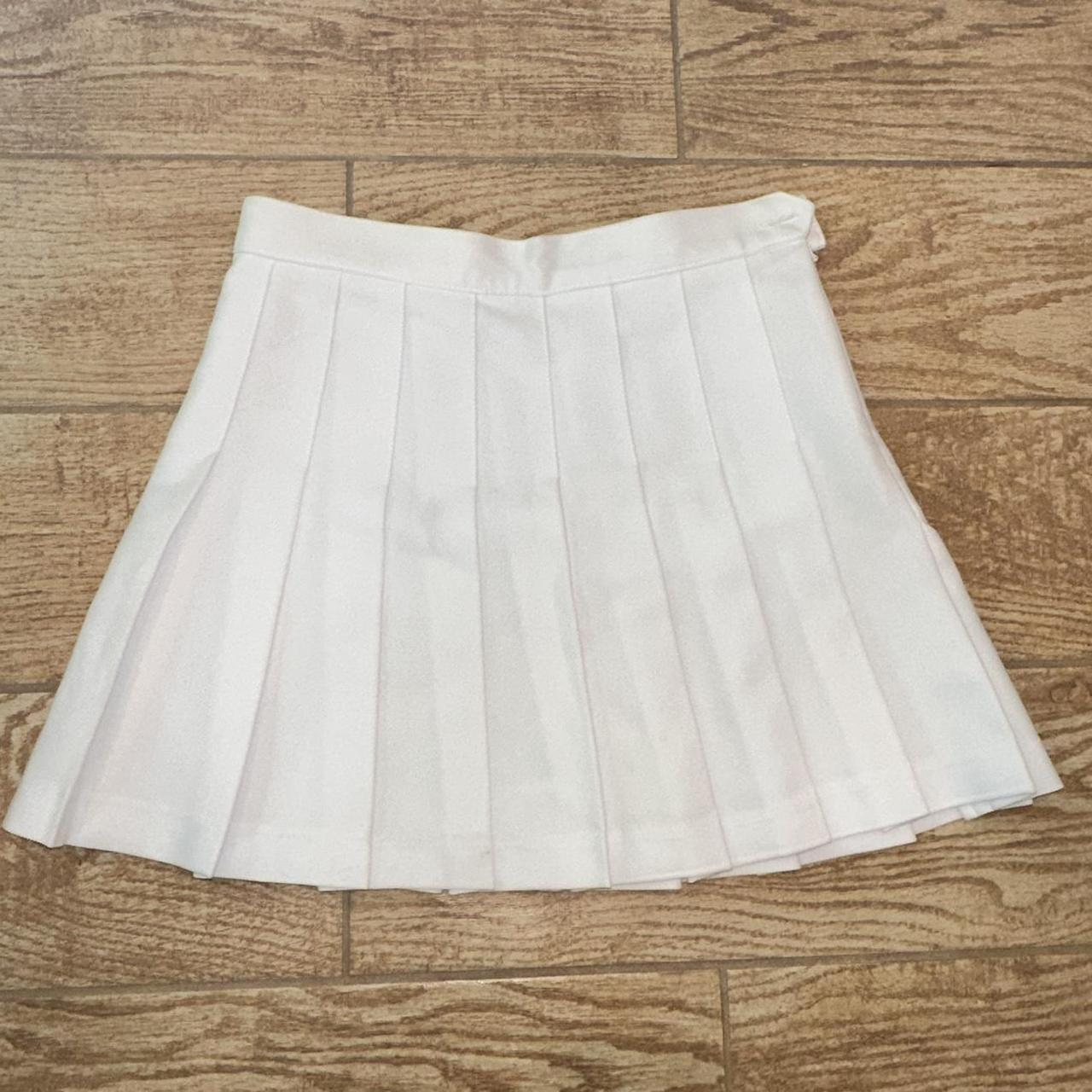 White pleated mini 2025 skirt american apparel