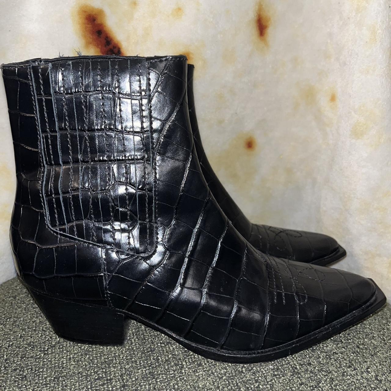 item listed by eyezofjade