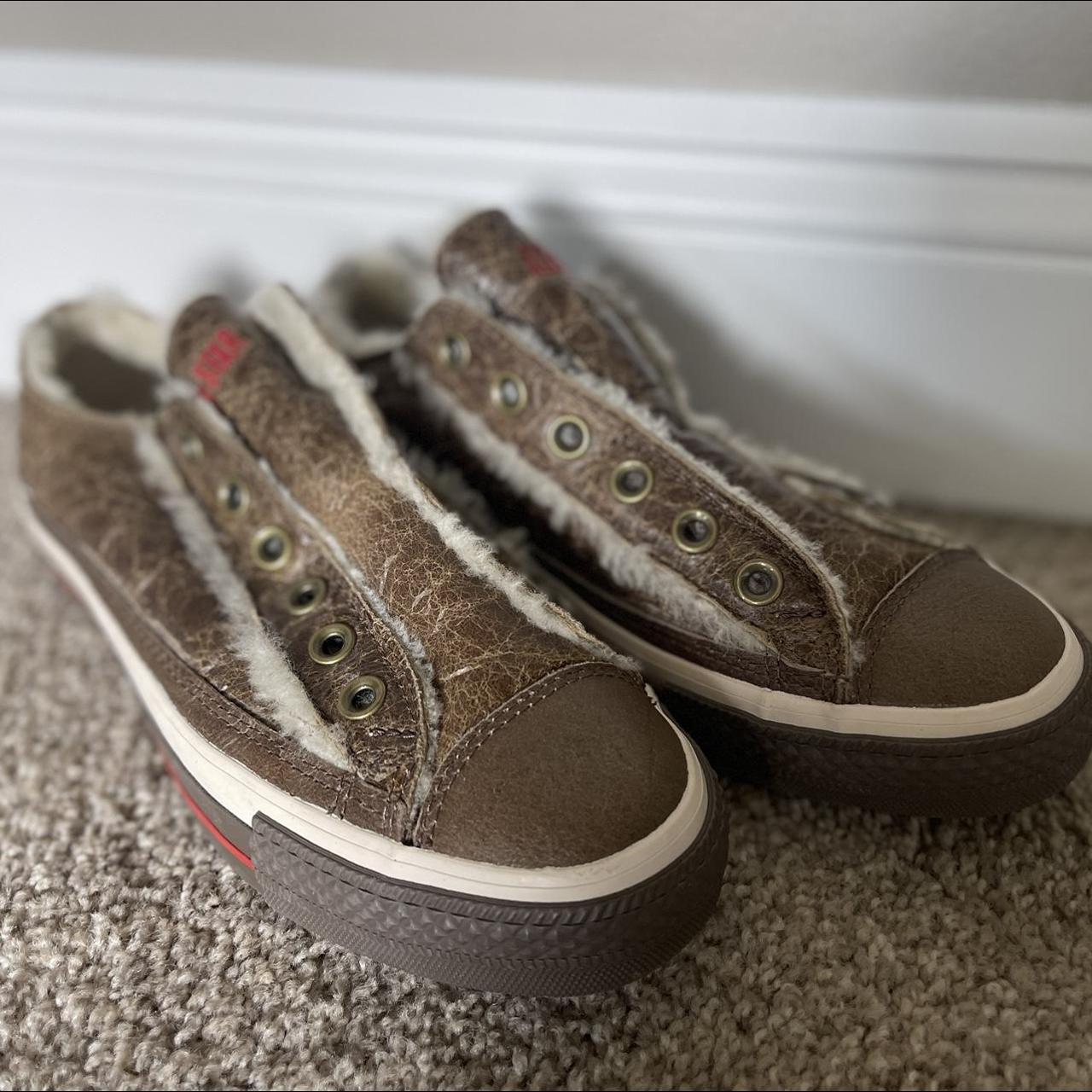 Converse brown deals leather trainers